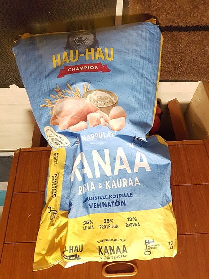 Koiranruoka Hau-Hau Champion 8kg Kanaa, riisiä & kauraa