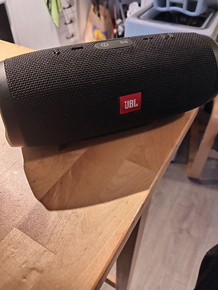 JBL Bluetooth-kaiutin musta(charge)