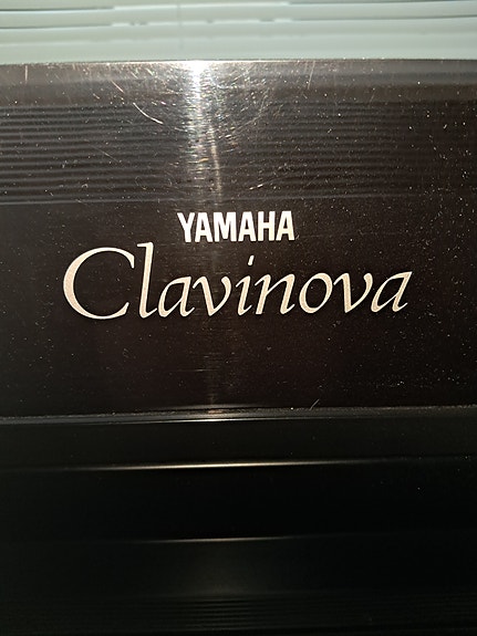 Yamaha Clavinova sähköpiano musta