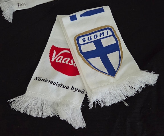Kaulahuivi "Oi Suomi on!" Huuhkajat  * löytyy muutama kappale!