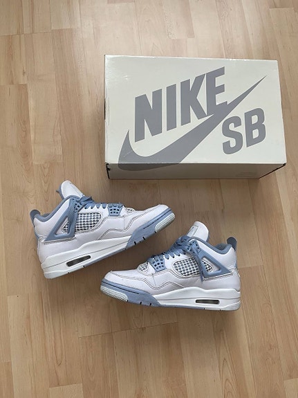 Air Jordan 4 Retro 'Forget Me Not' (2025) - Koko 38.5 / US 7.5W