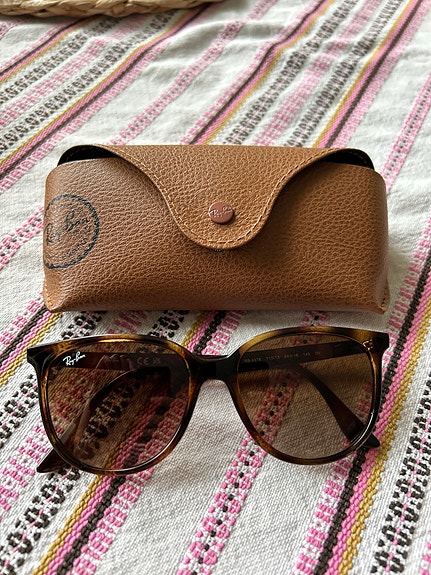 Ray-Ban naisten aurinkolasit