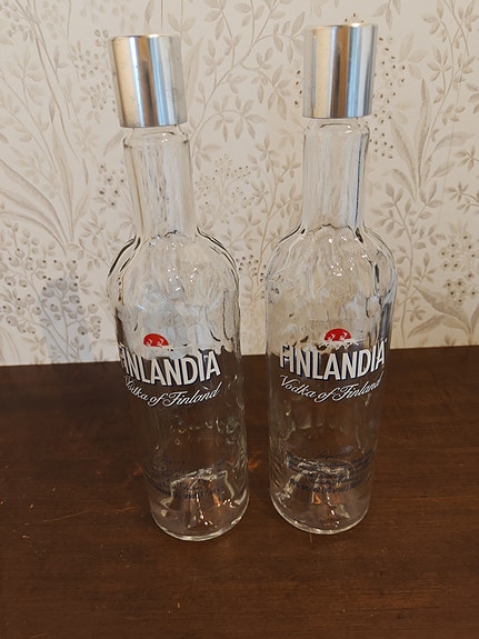 2kpl Finlandia Vodka pullot