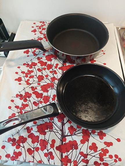 Hackman paistinpannu ja Tefal kasari