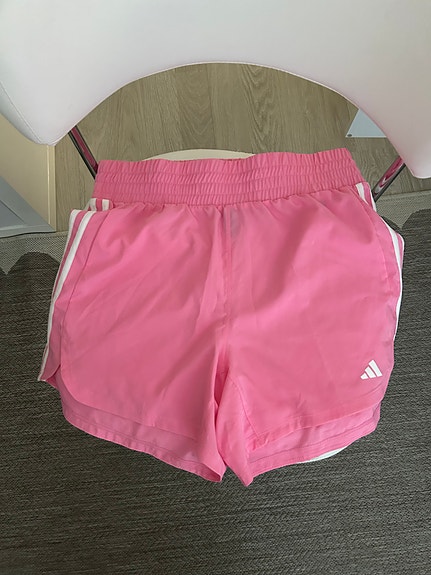 Adidas shortsit