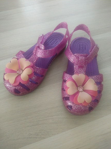 CROCS C11