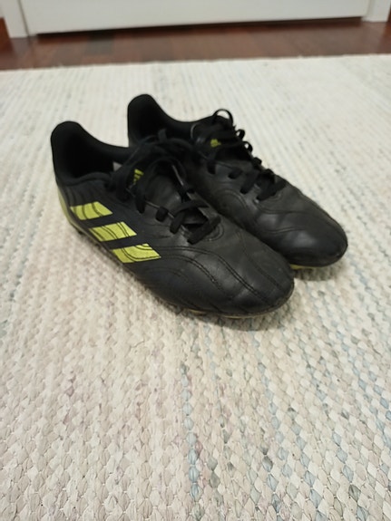 Jalkapallokengät Adidas 35 /21.5cm