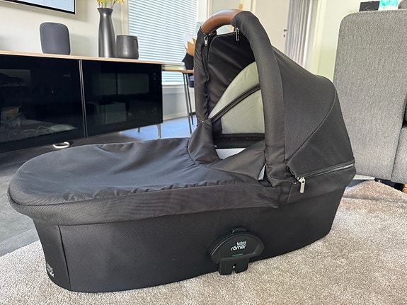 Britax Smile 3 vaunukoppa + sadesuoja + vaunuverho