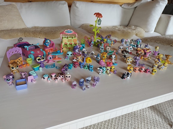 Littlest Pet Shop hahmoja ja tarvikkeita