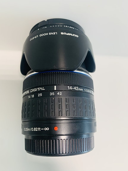 Olympus 14-42mm + vastavalosuoja