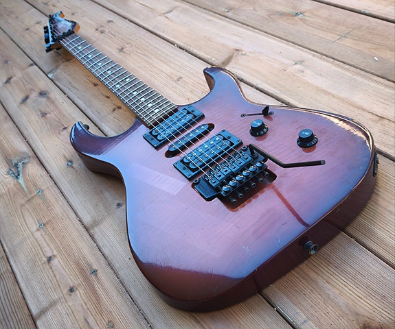 Chatting Bird by Caparison superstrato (Made in Korea)