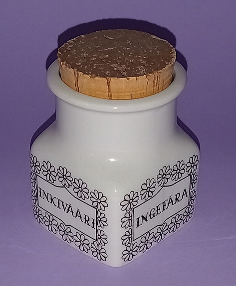 Arabian vanha maustepurkki.