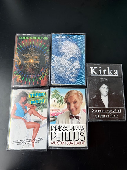 Kirka, Pirkka-Pekka Petelius ym. kasettipaketti