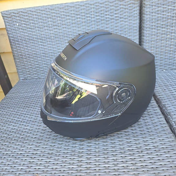 Schuberth C5 kypärä XL / 61 musta