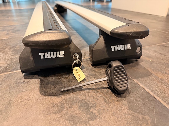 Thule wingBar EVO taakkatelineet / kattotelineet XC40 autoon