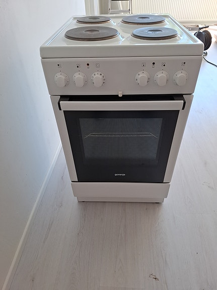 Gorenje valurautaliesi uunilla valkoinen