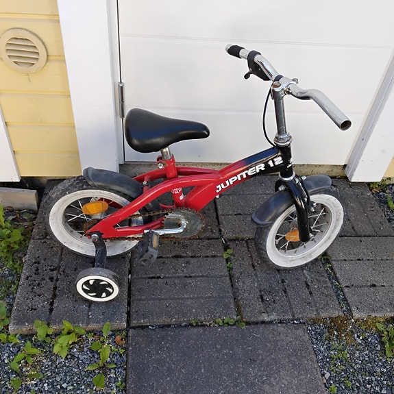 Jupiter 12 lasten pyörä
