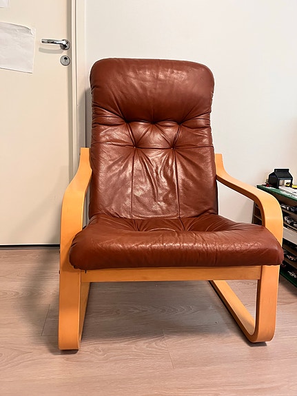Myytävänä oleva nojatuoli