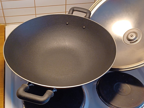 Tefal wokkipannu kannella