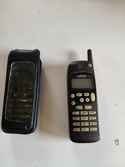 Vanha Nokia puhelin