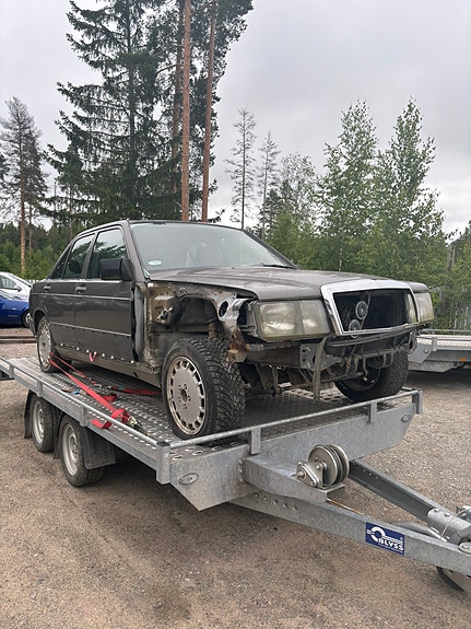Mercedes Benz 190 E 2.0 bensa w201 Myydään Osina!!!