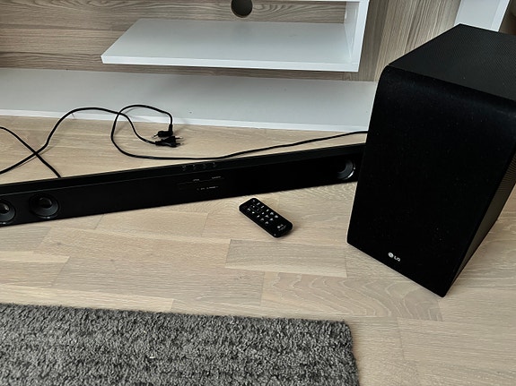 LG Soundbar + subwoofer
