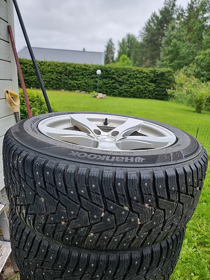 Ostetaan / Vaihdetaan kitkarenkaat