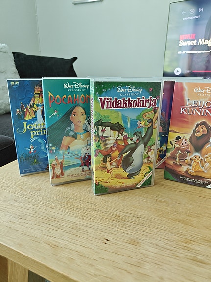 Disney VHS-kasetit Viidakkokirja, Leijonakuningas, Pocahontas, Lumikki ym.