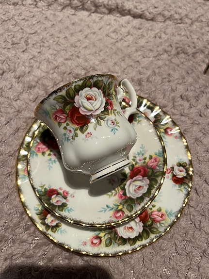 Royal Albert Celebration -sarjaa