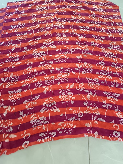 Violetti, oranssi kangas