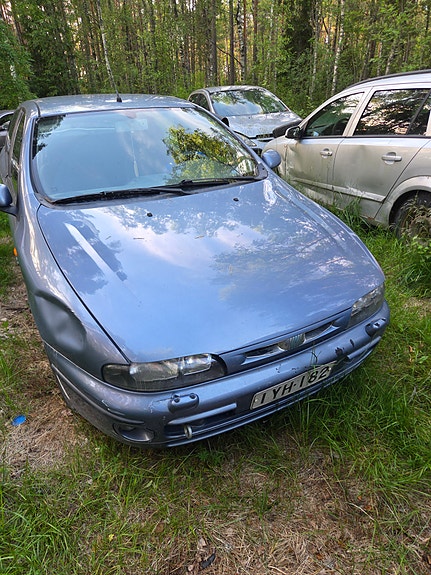 Fiat Bravo 1.2L varaosa-auto sininen