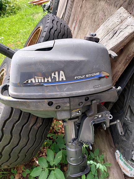 Yamaha perämoottori nelitahti