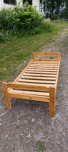 Puinen laveri
