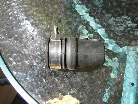 Akseli poksi 25 mm ja 40 mm  vannasputkeen sisäpuolelle , volvo penta tyyppinen
