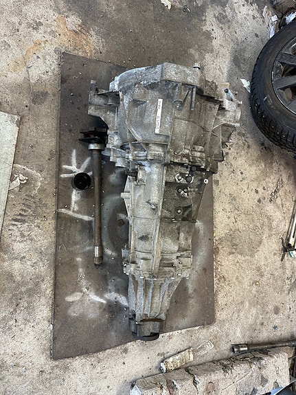 Audi a4 b8 3.0tdi quattro manuaali vaihdelaatikko