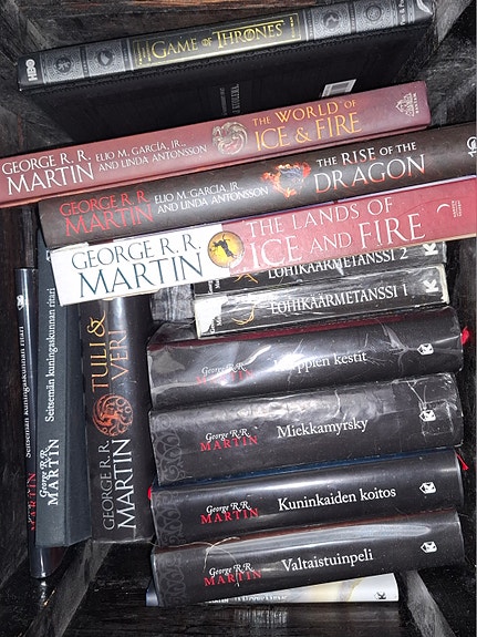 George R.R. Martin Tulen ja jään laulu -kirjasarja