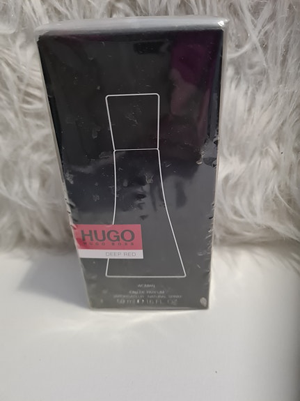 Hugo Boss Deep Red hajuvesi