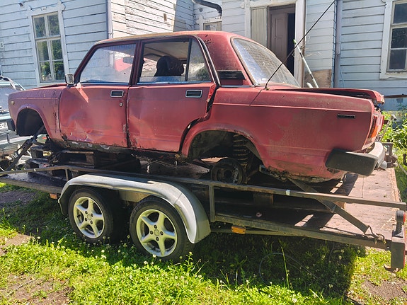 Lada 1200 osia