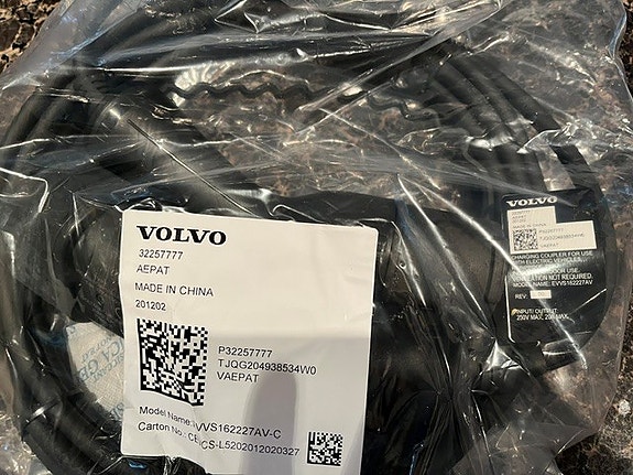 Volvo lataushybridin latausjohto