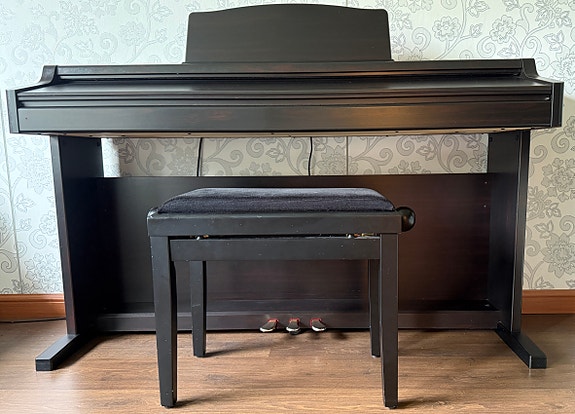 Roland HP147e
