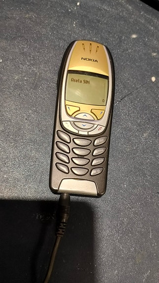 NOKIA 6310i MERSUVÄRELLÄ / UUSI AKKU / HUIPPUSIISTI
