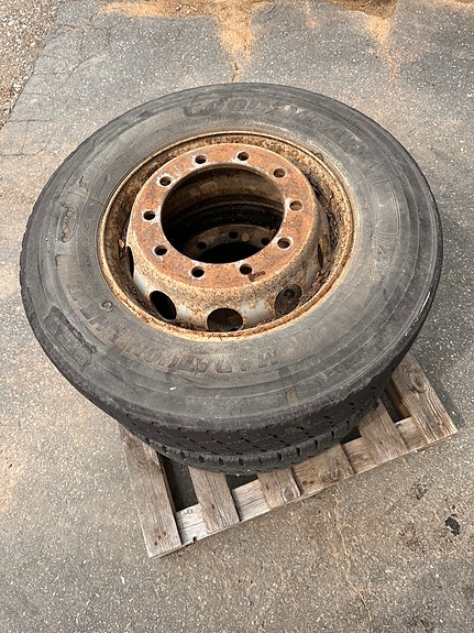315/70 R22.5 kuorma-auton renkaat