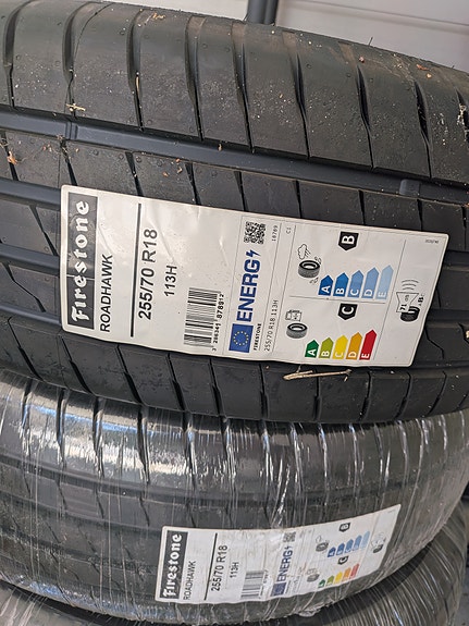 Uudet firestone roadhawk renkaat