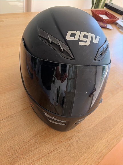 AGV S-4 moottoripyöräkypärä musta