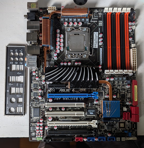 Intel Extreme i7-980X + Asus P6T Deluxe v2