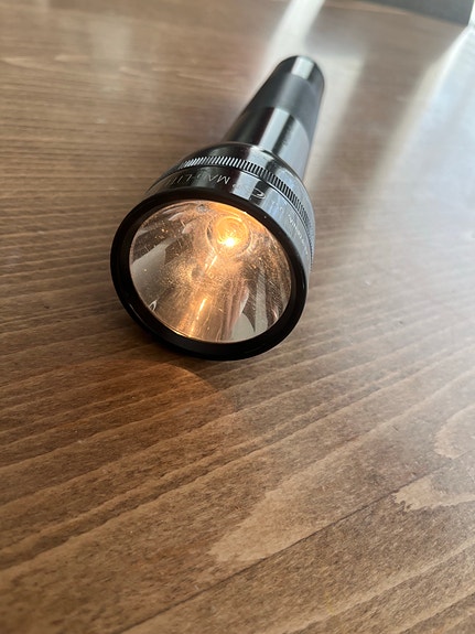 Maglite musta taskulamppu n. 26 cm