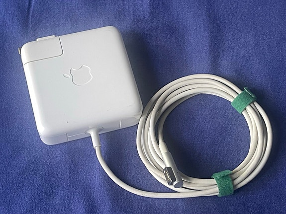 Apple MagSafe 60w -laturi sovitin