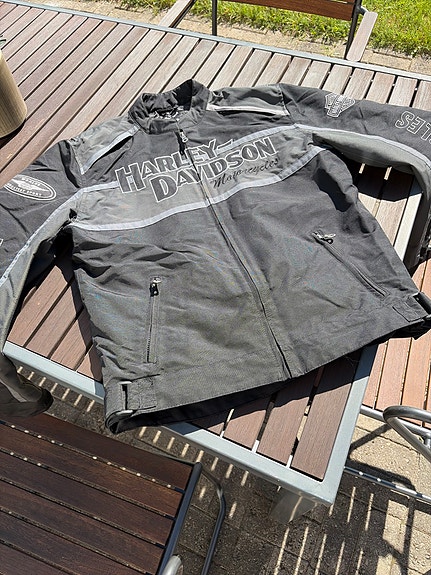 Harley-Davidson ajotakki M musta