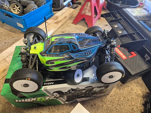 Mugen seiki mbx8r eco rc buggy 1/8