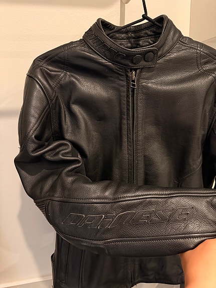 Dainese moottoripyörätakki